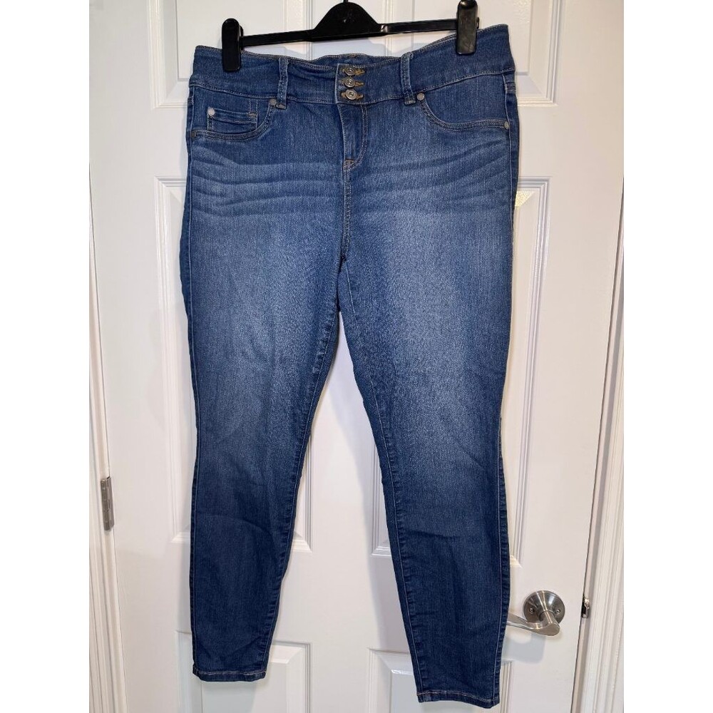 Torrid Denim Jeggings First At Fit Size 16R Skinny Mid Rise Stretch Blue Jeans
